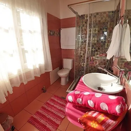 Tango Vila Paleokastritsa